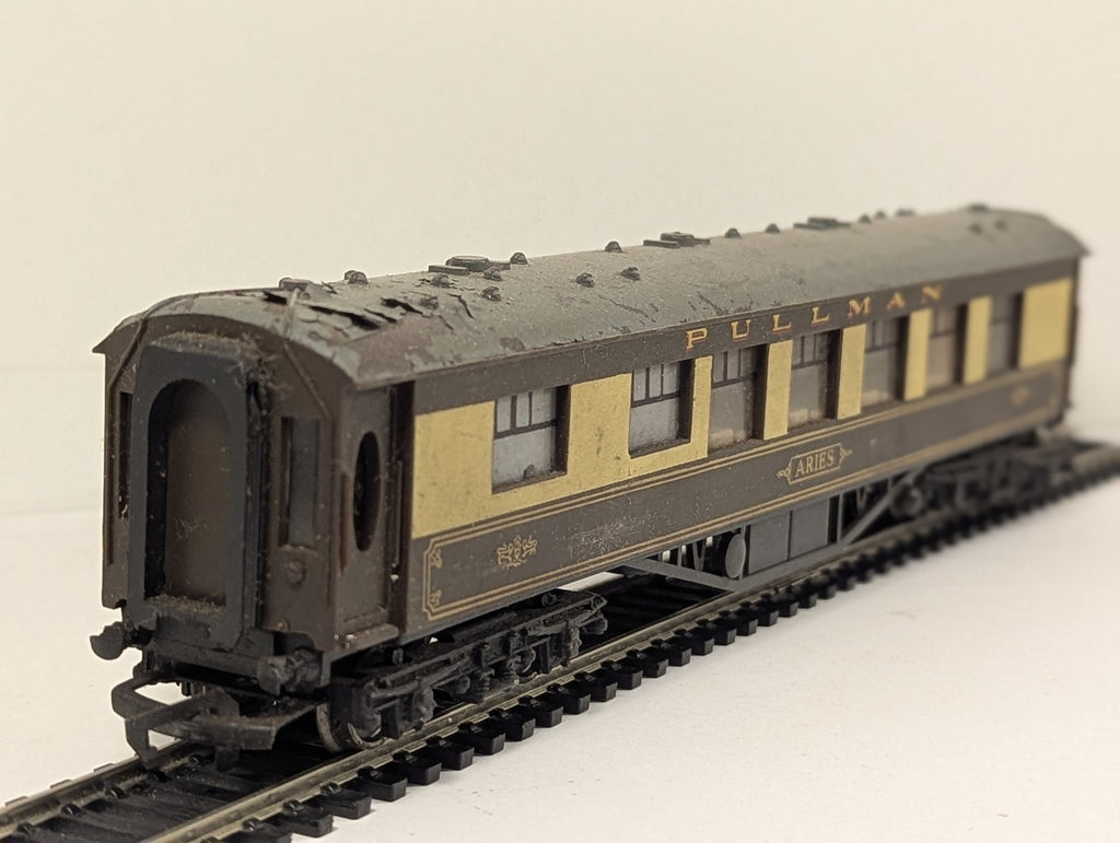 Wrenn OO Gauge Pullman Carriage 'Aries' Passenger Coach Pullman Brown & Cream