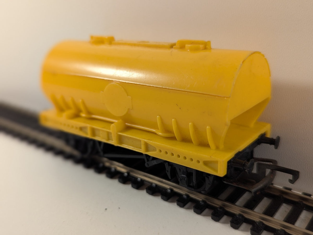 Hornby R564 OO Gauge PCV Cemflo Wagon – Blue Circle Cement