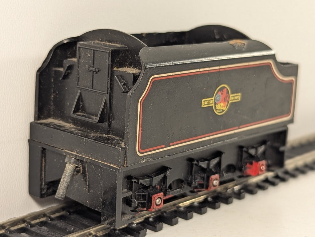 Tri-ang R30 OO Gauge Stanier Tender