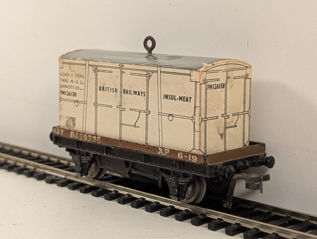 HornbyDublo 32088 OO Gauge Low-Sided Wagon with Insulated Meat Container - Boxed