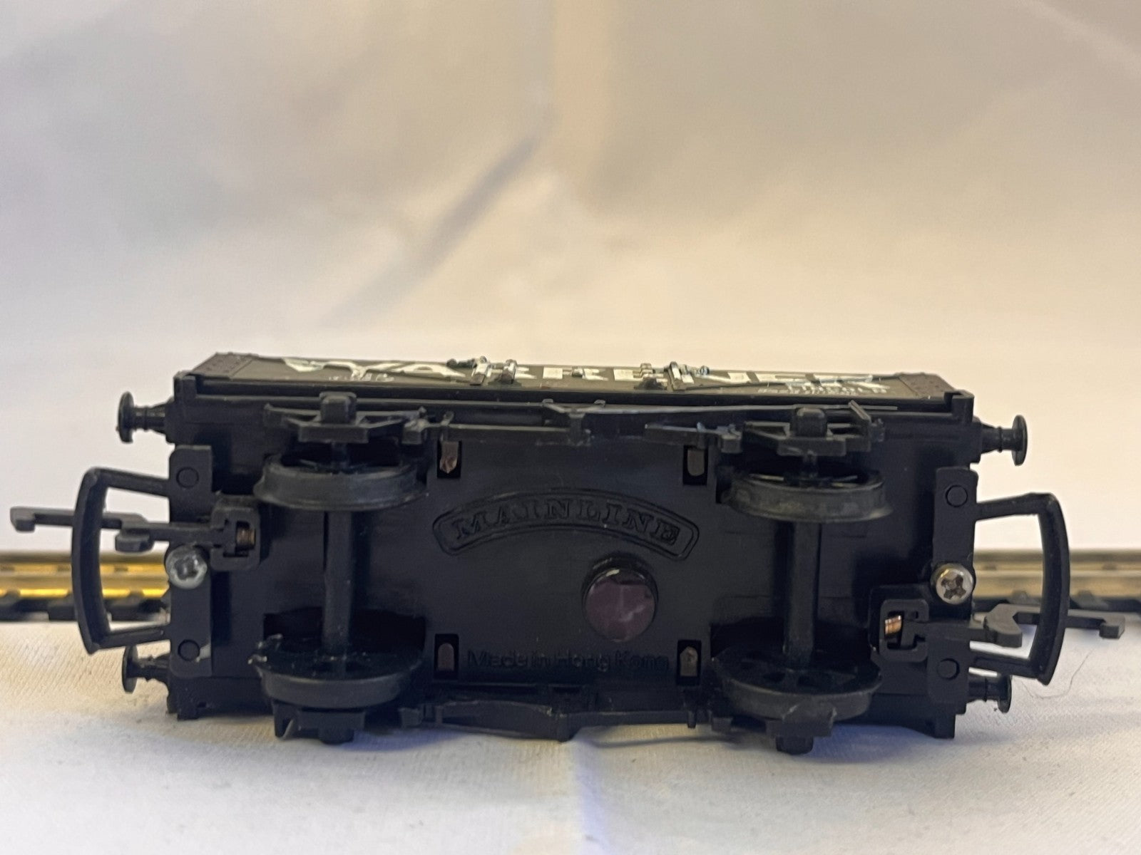 Mainline OO Gauge Warrener Lincoln 5 Plank Open Wagon Green