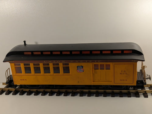 Bachmann Big Haulers G Scale Union Pacific Mail Passenger Car on O Gauge Wheels