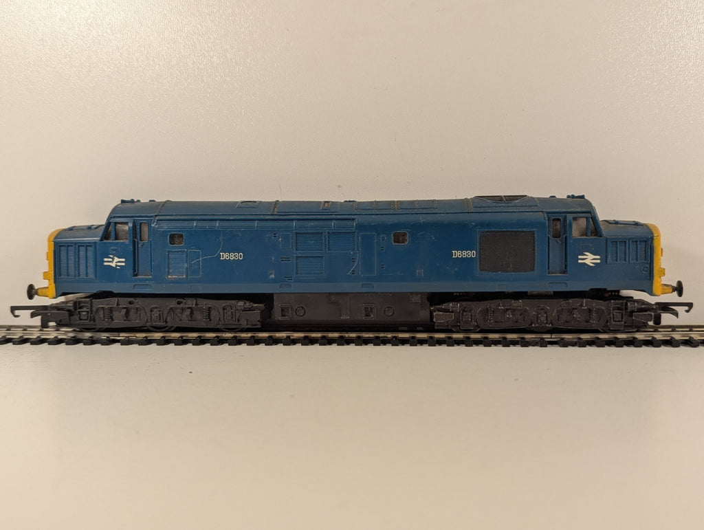 Hornby  R751 Class 37 Diesel Locomotive D6830 BR Blue