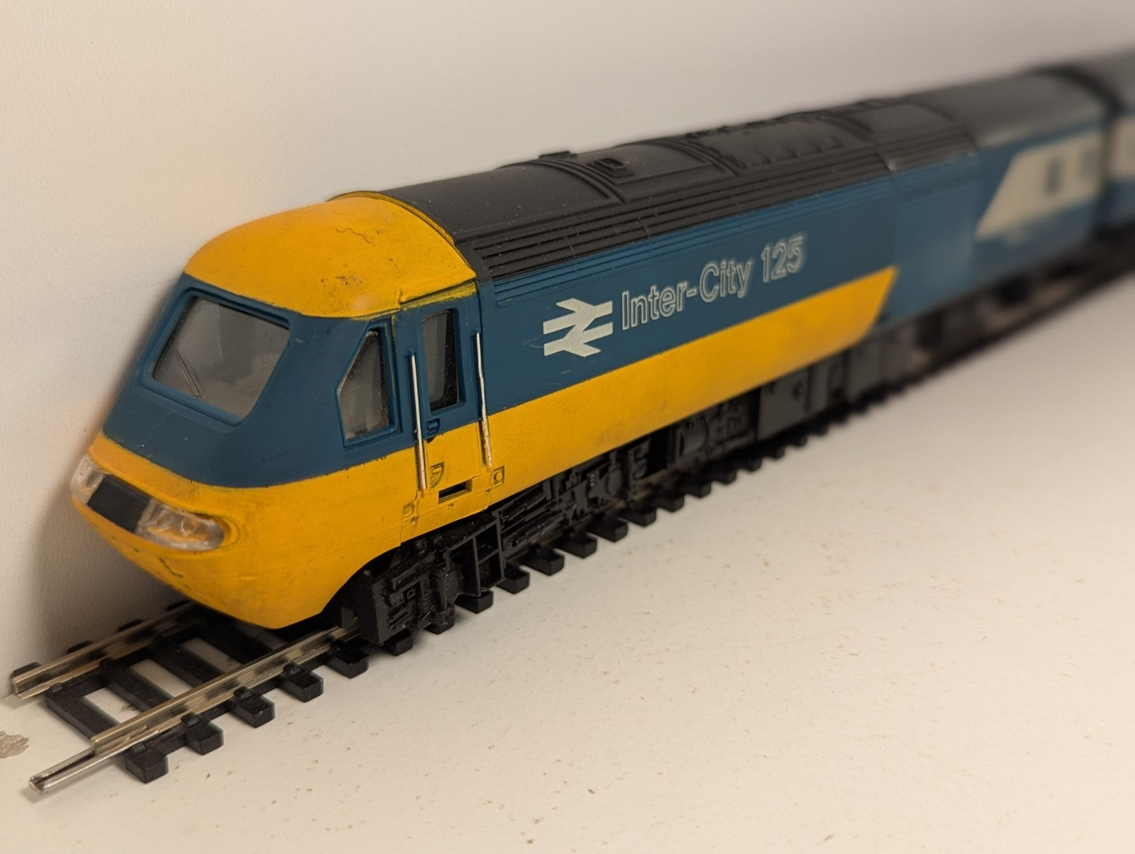 Hornby OO Gauge Class 43 HST Inter-City 125 Power and Dummy Car