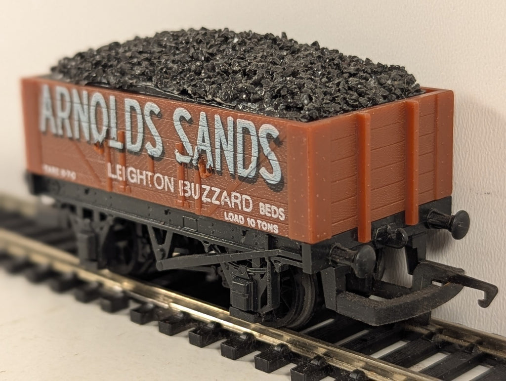 Hornby OO Gauge Arnolds Sands 5-Plank Wagon Open Wagon