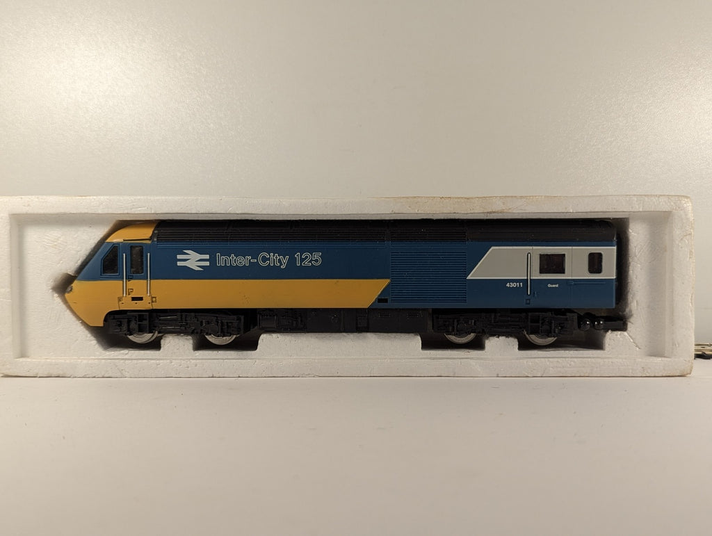 Hornby OO Gauge Class 43 HST Dummy Car Diesel Locomotive 43011