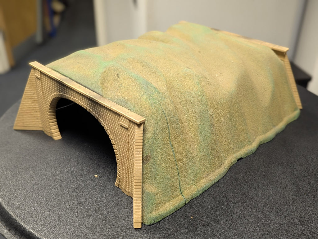 Hornby OO Gauge Double Track Tunnel Scenery R076