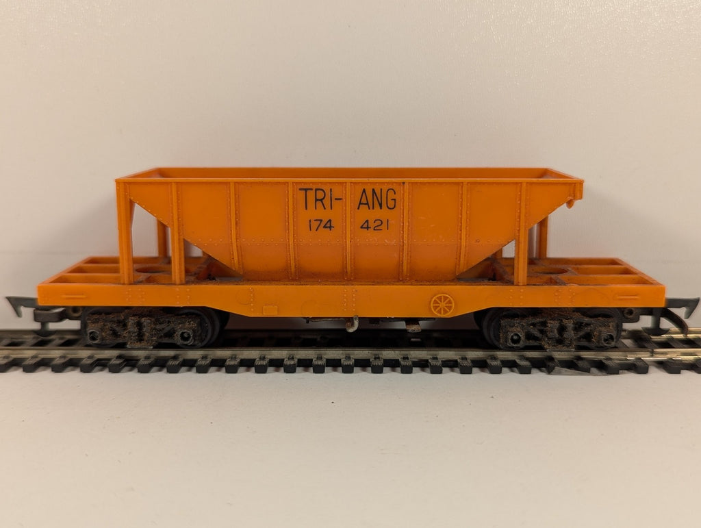 Tri-ang OO Gauge Track Cleaning Car Goods Wagon 174421 Orange R.145
