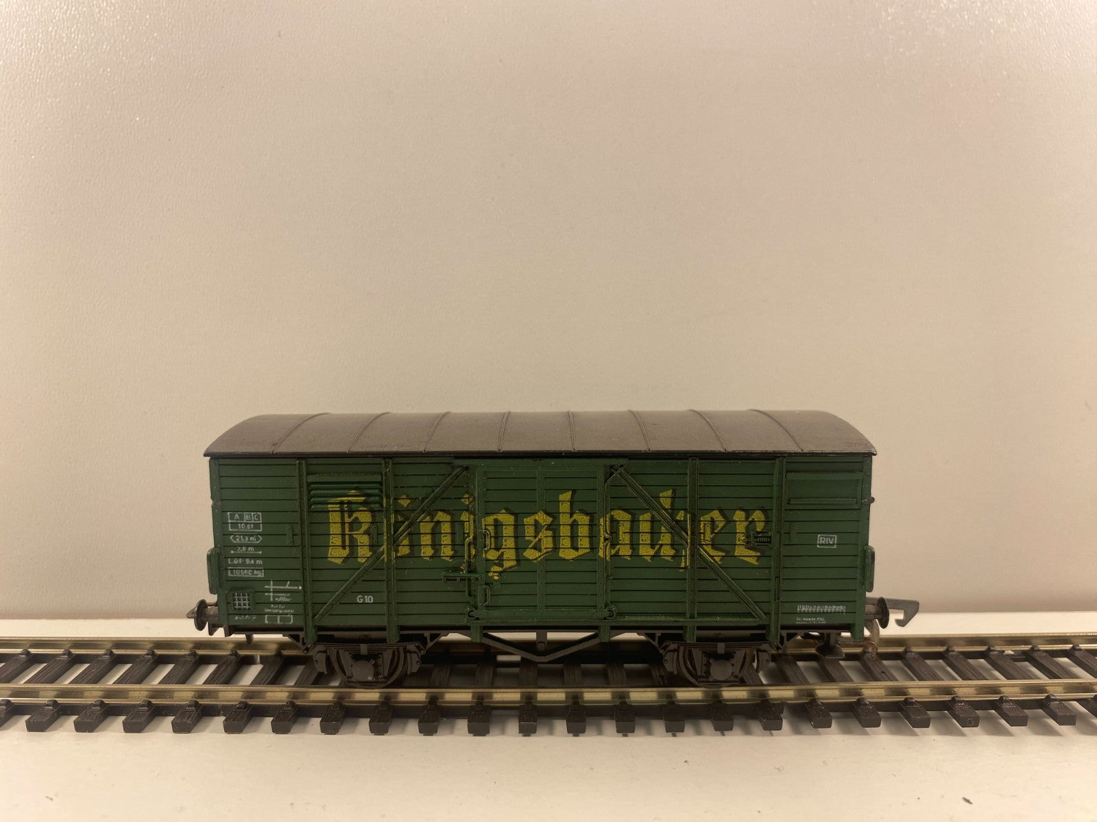 Roco 46003 Königsbacher Beer Refrigerated Wagon – HO Gauge