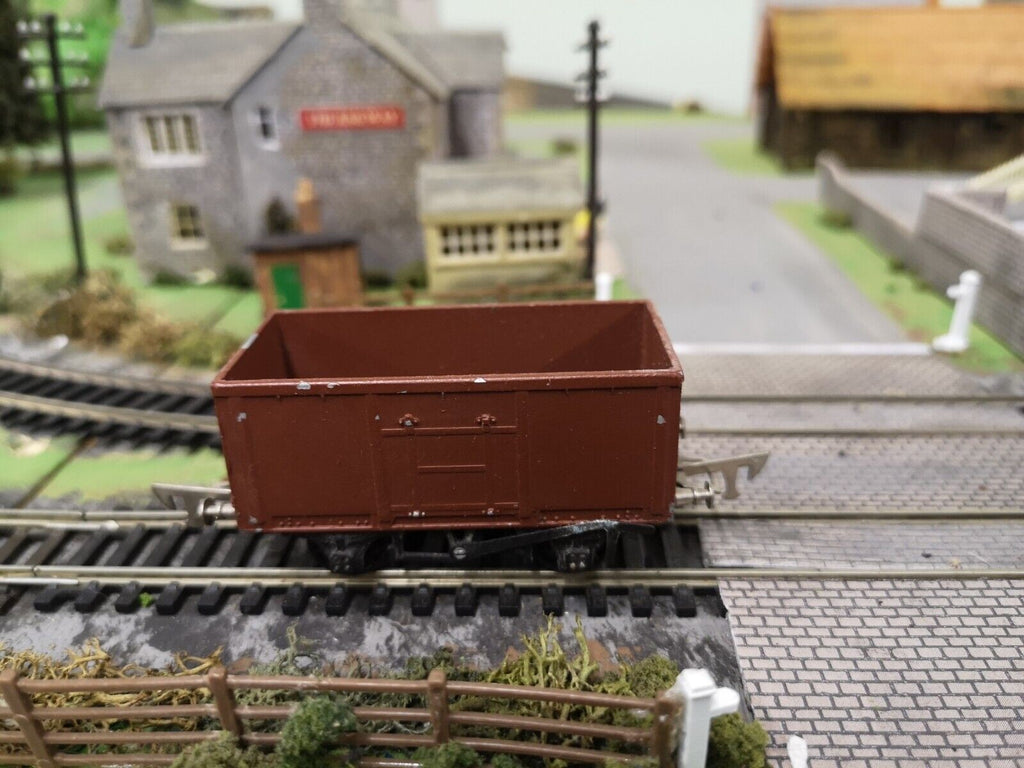 Graham Farish Formo Steel Sided 3 Rail OO Gauge