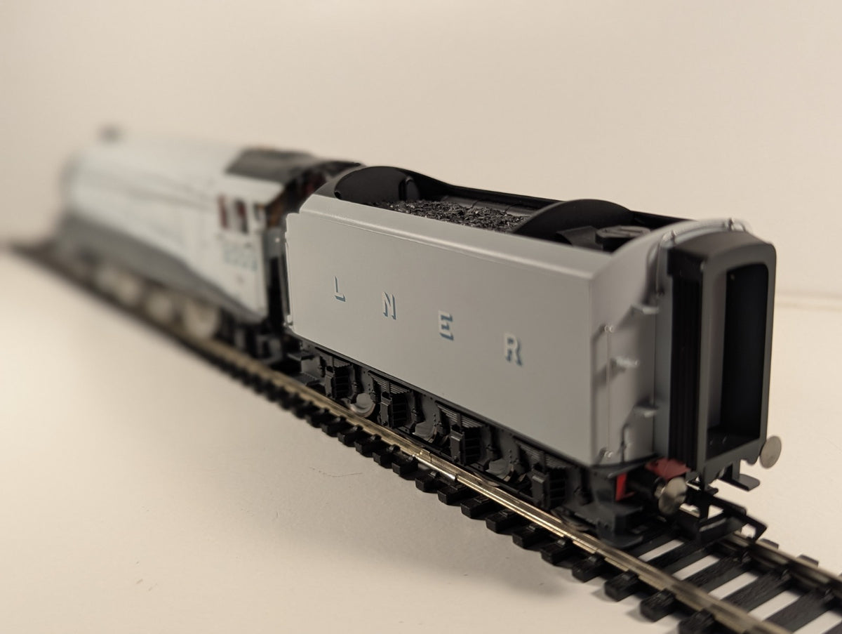 Hornby R2965 Class A4 Locomotive “75th Anniversary of the Silver Jubilee"