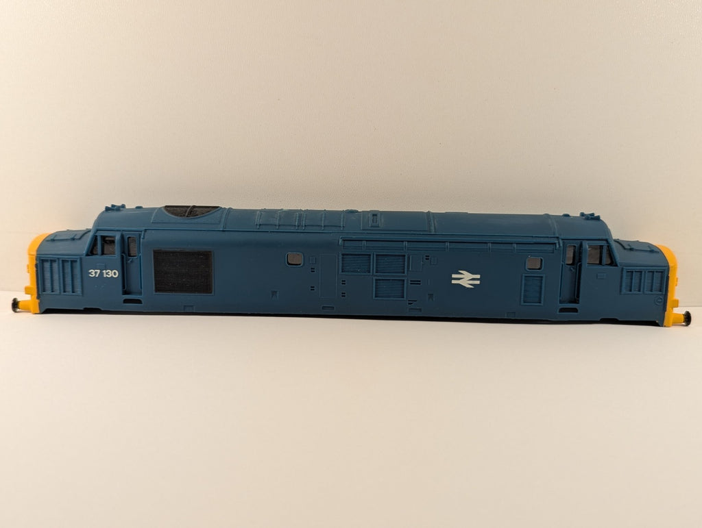Hornby OO Gauge Class 37 Body Shell – Scratched Paint