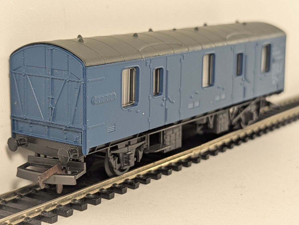 Lima OO Gauge BR Mk1 CCT Covered Carriage Truck Utility Van M94291 BR Blue