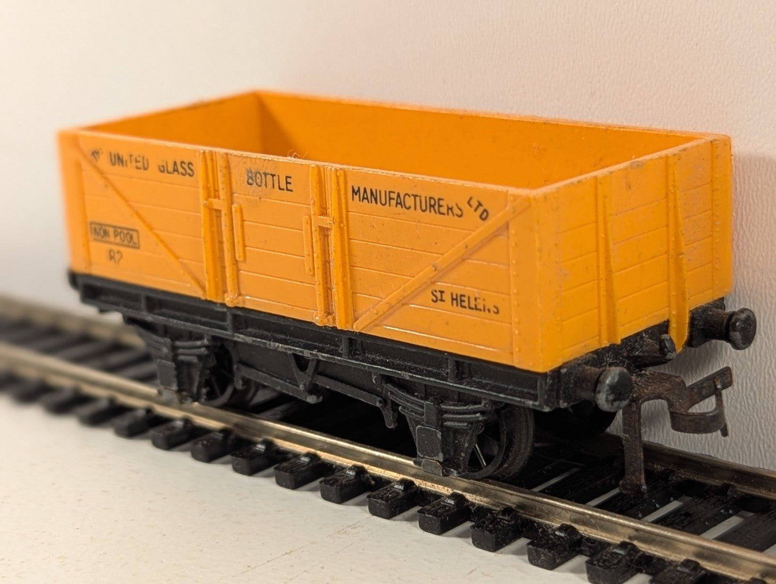 Hornby Dublo 4660 United Glass Bottle Manufacturers Ltd Wagon OO Gauge