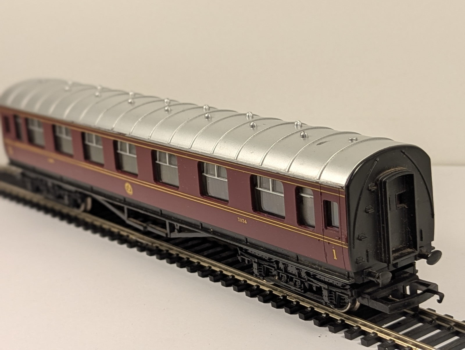 Hornby OO Gauge LMS Period III Corridor 3rd and 1st Class composite Coach