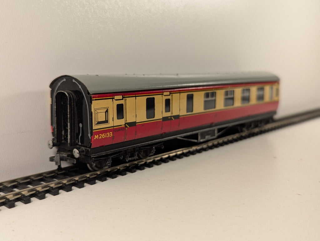 Hornby Dublo OO Gauge LMR Corridor Brake Coach in Crimson & Cream - Wrong Box