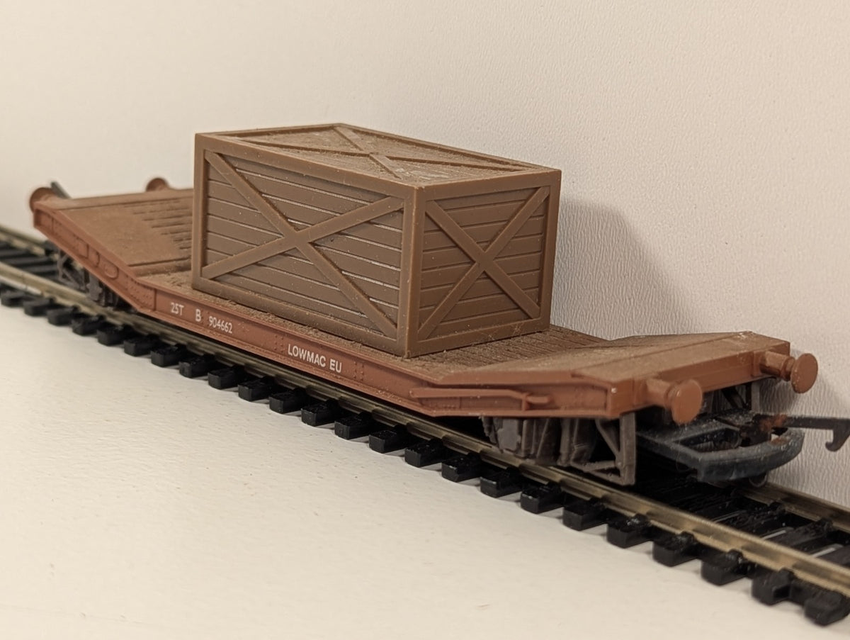 Airfix 54330 25-Ton Lowmac Machine Wagon – Crate Load – OO Gauge