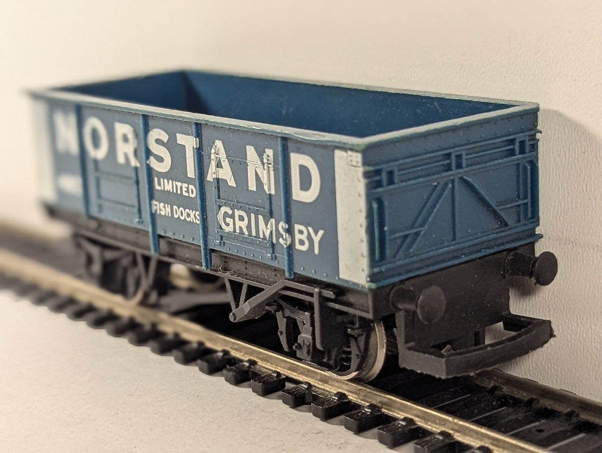 Hornby OO Gauge 7-Plank Open Wagon Norstand Ltd Goods Wagon 480