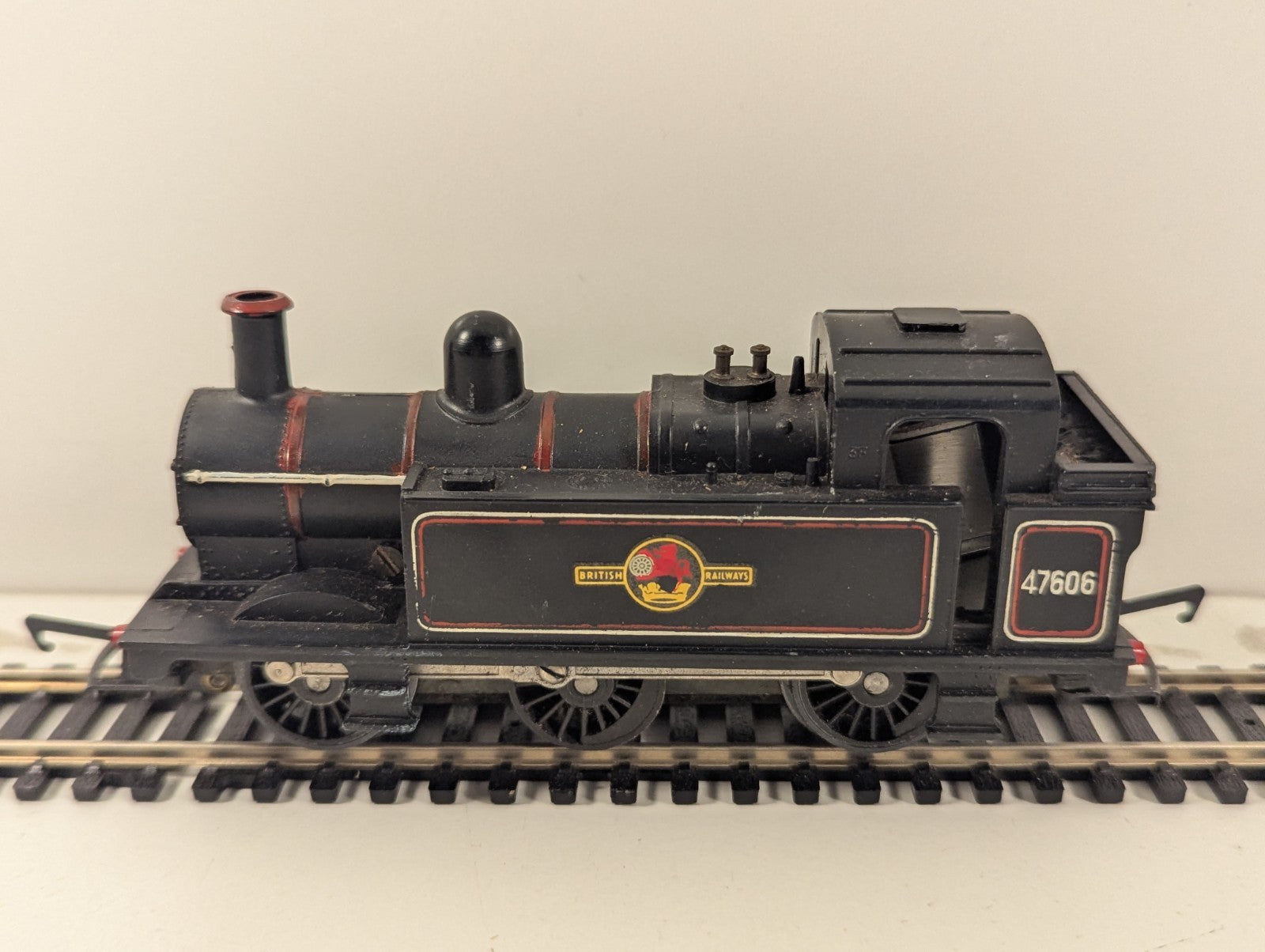 Tri-ang R52 OO Gauge BR Class 3F “Jinty” 47606 – Some Repaint