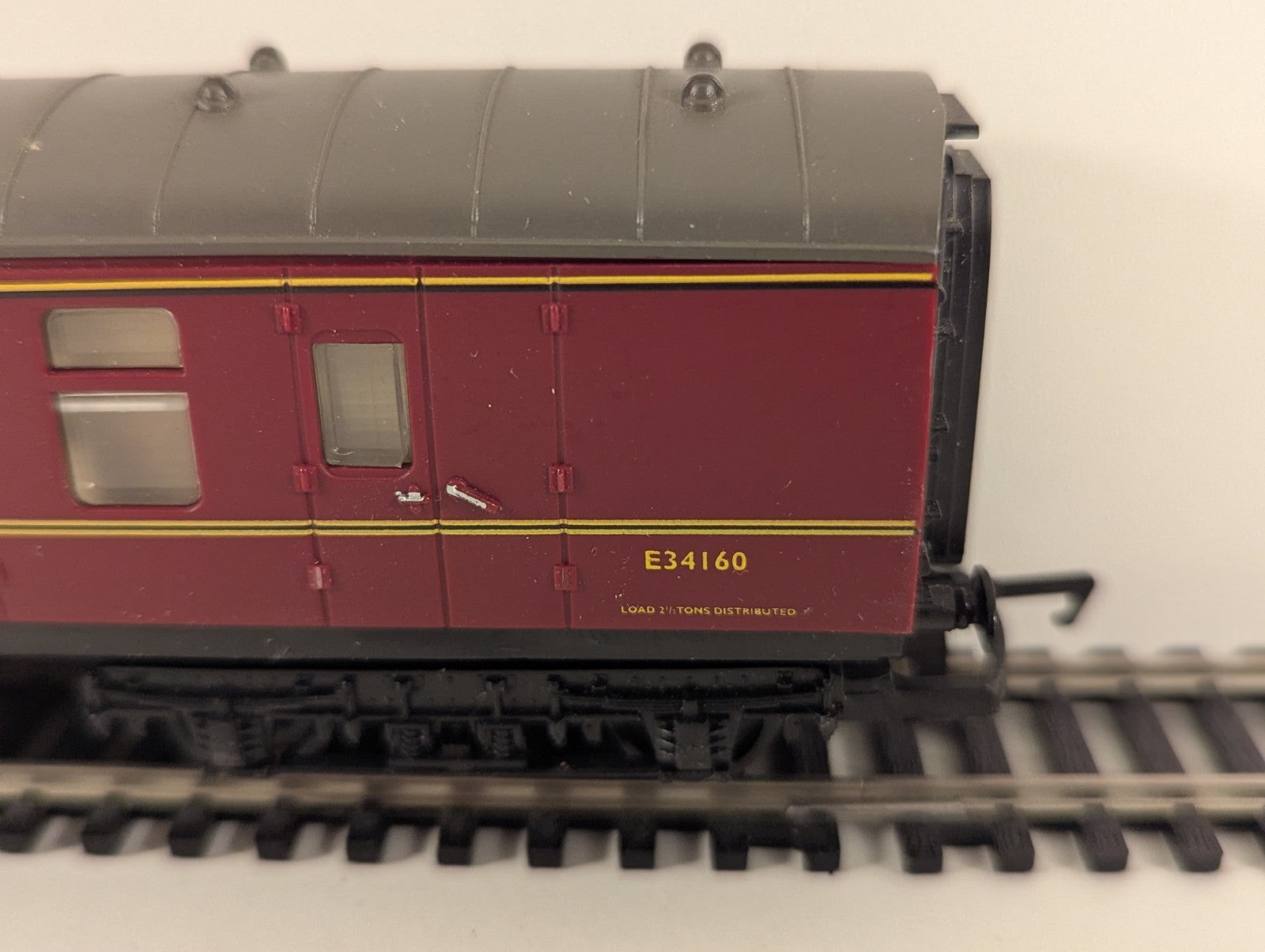 Hornby R1007 BSK Mk1 Corridor Brake 2nd E34160 BR Maroon
