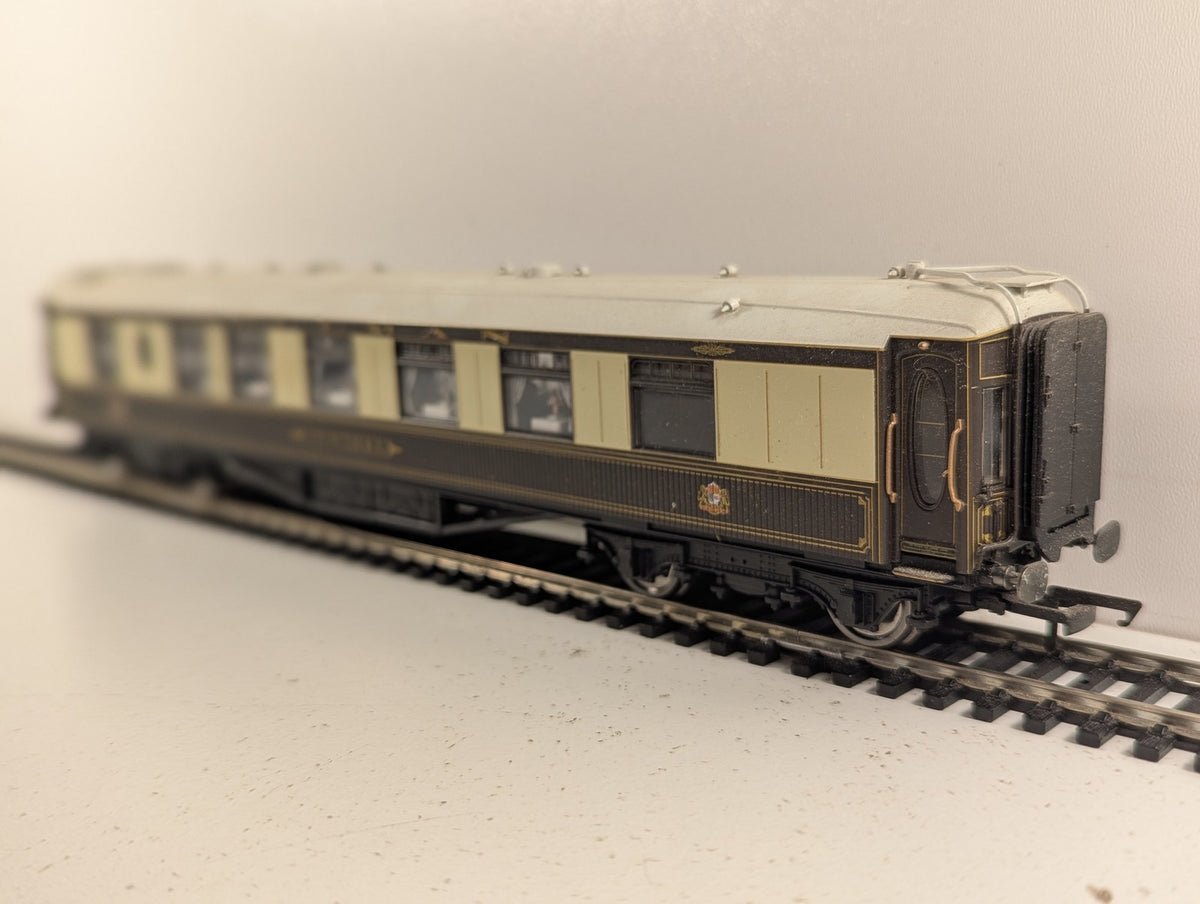 Hornby OO Gauge Pullman First Class Parlour Car 'Cynthia' Passenger Coach