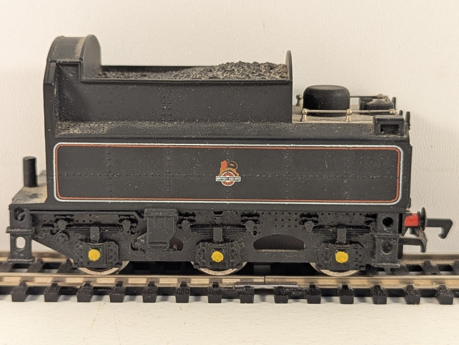 Mainline OO Gauge BR Standard Tender BR Black - Spares/Repairs