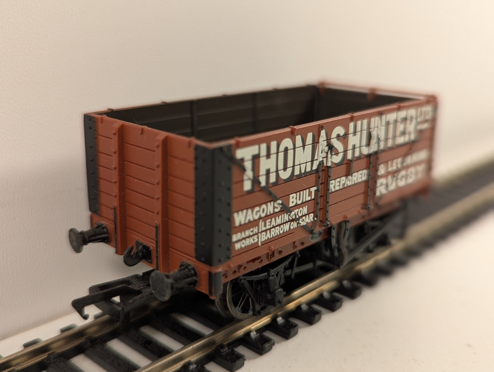 Bachmann Branchline OO Gauge 37-125K 8 Plank Wagon T. Burnett & Co Doncaster