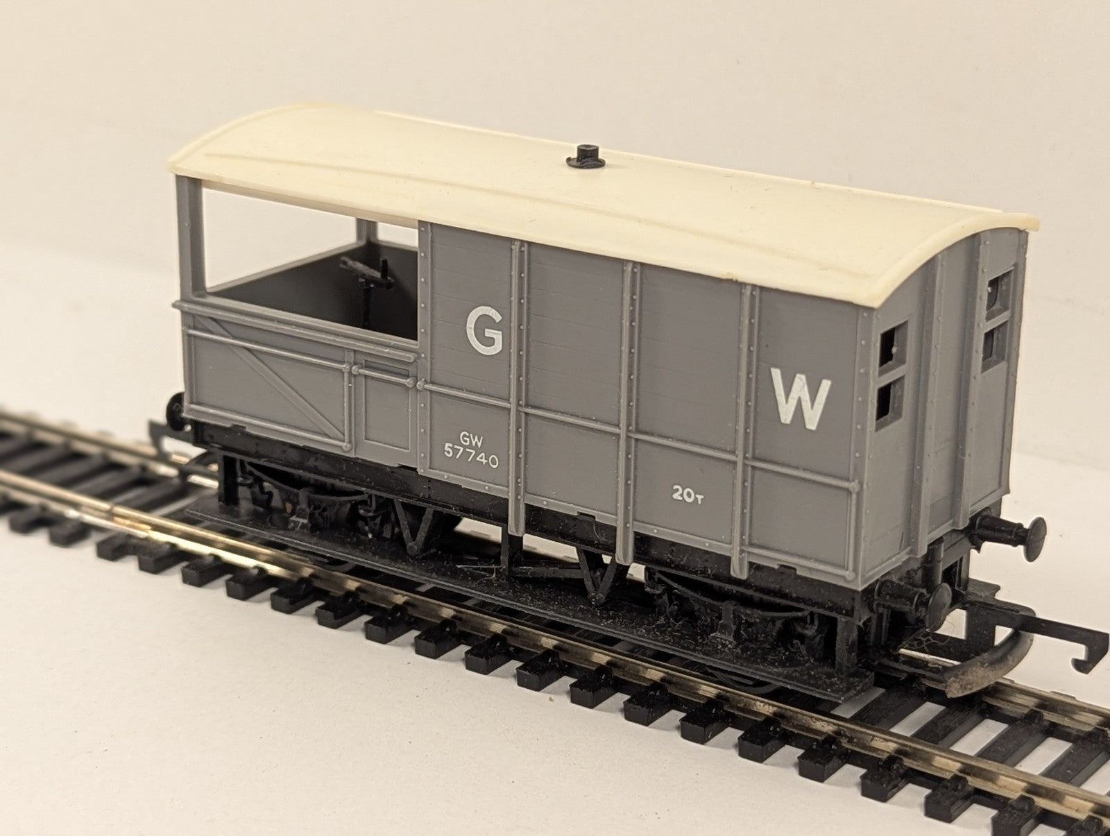 Hornby OO Gauge GWR 20t 'Toad' Brake Van Goods Wagon 57740