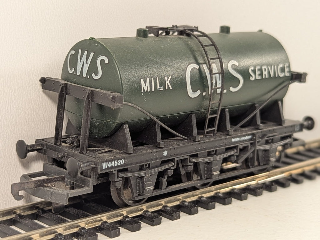 Lima OO Gauge 6-Wheel Milk Tank Wagon CWS Black