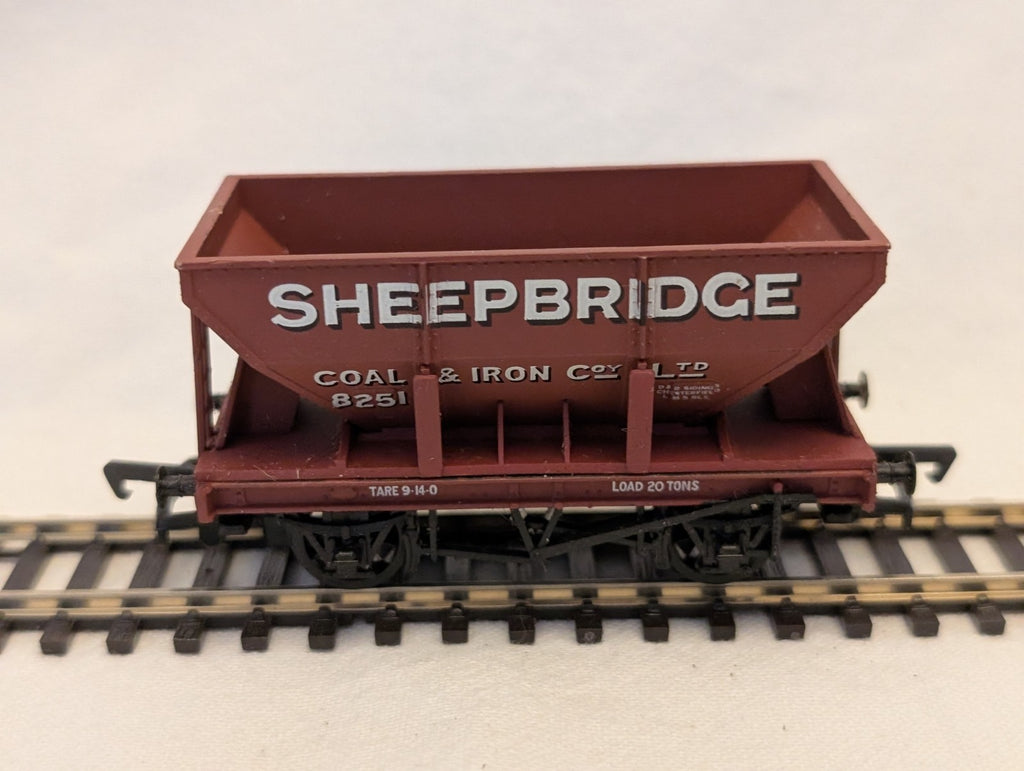 Mainline OO Gauge 20 Ton Hopper Wagon Sheepbridge Goods Wagon 8251