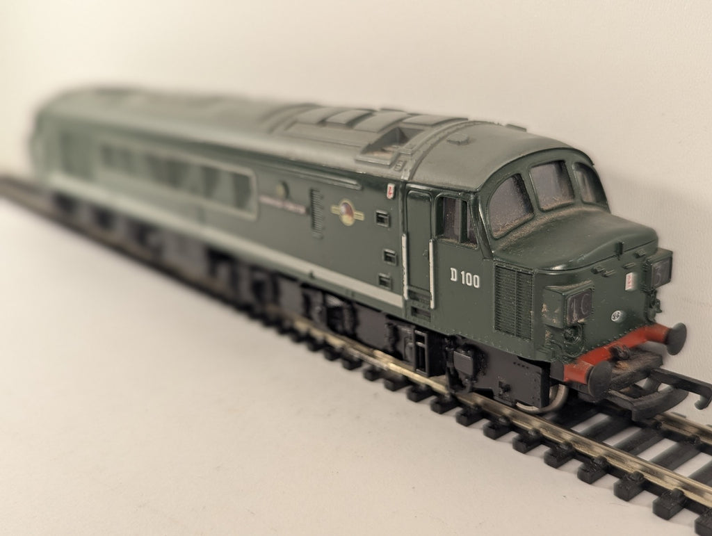 Mainline OO Gauge Class 45 Sherwood Forester Diesel Locomotive D100 BR Green