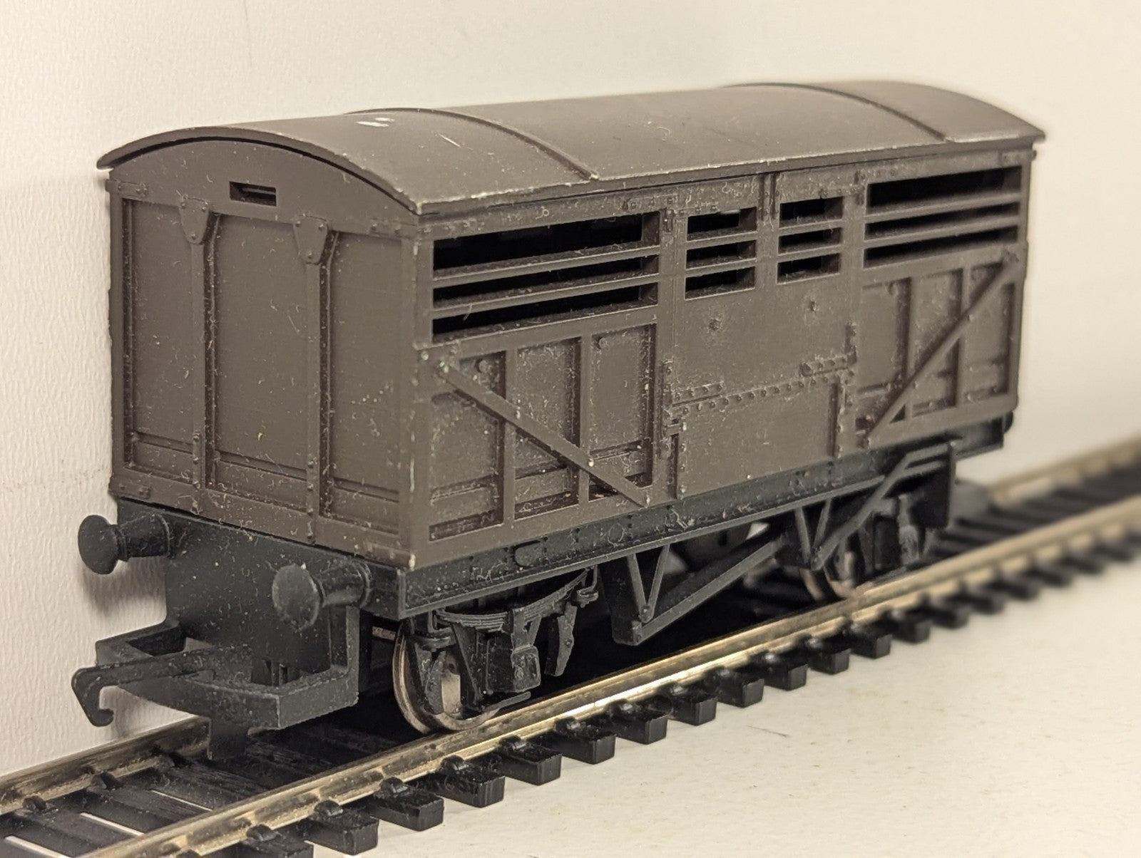 Hornby OO Gauge SR Cattle Wagon Goods Wagon Brown Thomas and Friends