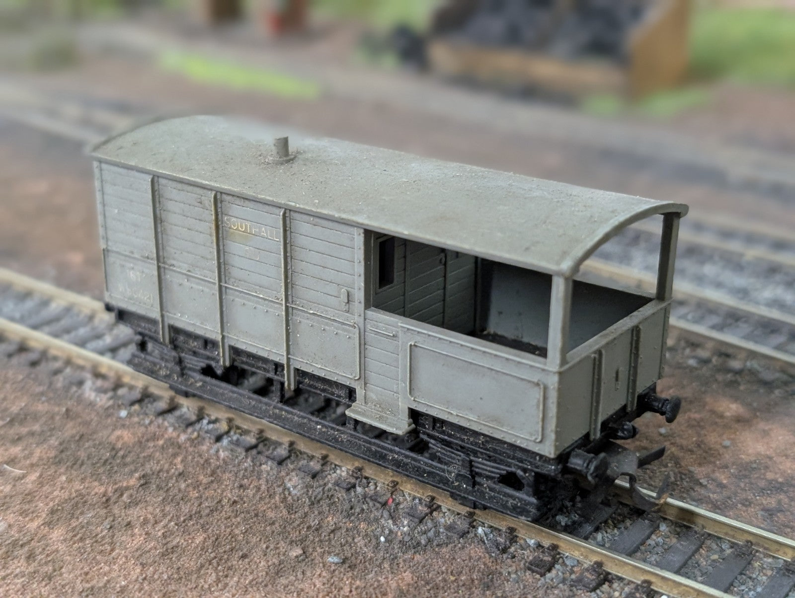 Hornby Dublo OO Gauge 16 Ton Brake Van W56421 "Southall RU"