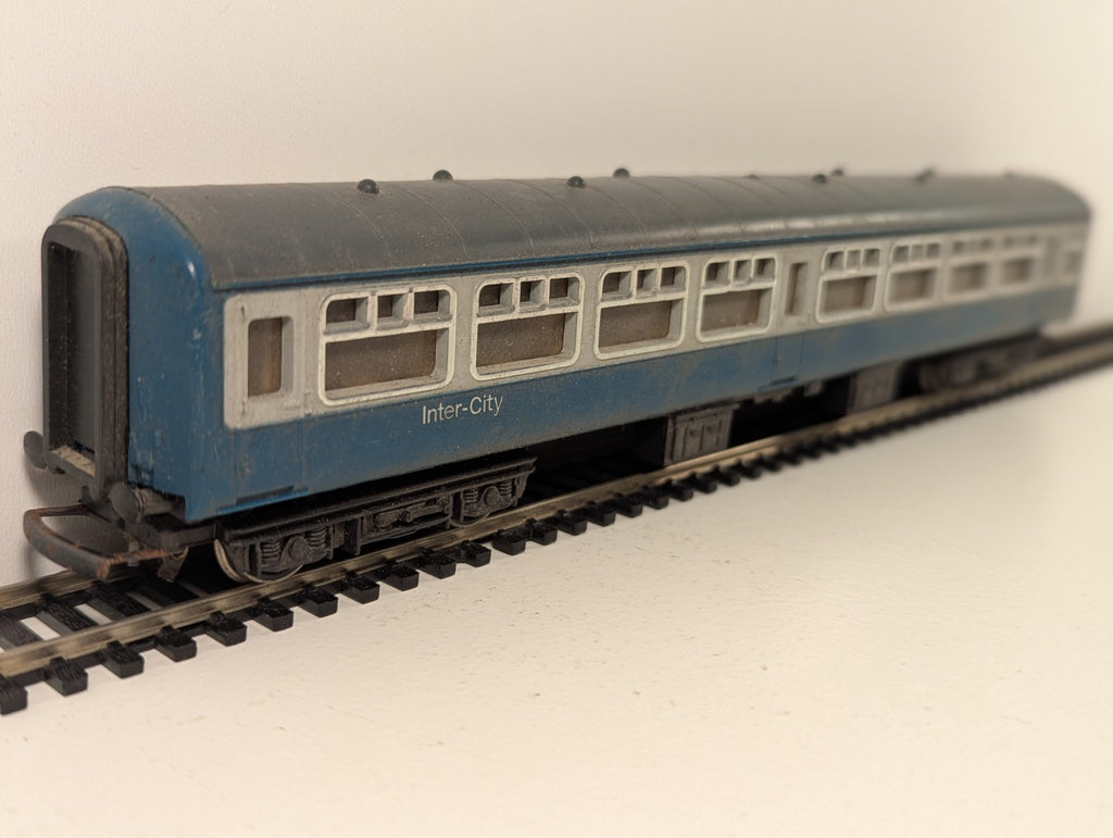 Hornby OO Gauge BR Mk2 Standard Class Coach