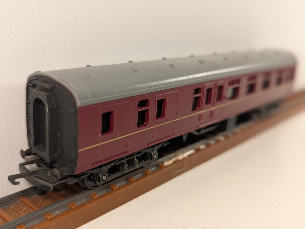 Tri-ang TT Gauge BR Mk1 Corridor Brake Second Coach