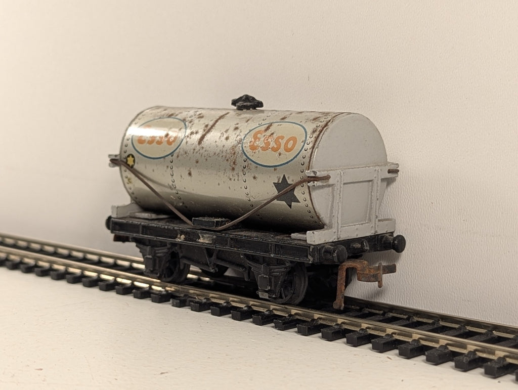 Hornby Dublo 32081 OO Gauge Silver Esso Petrol Tank Wagon - Boxed