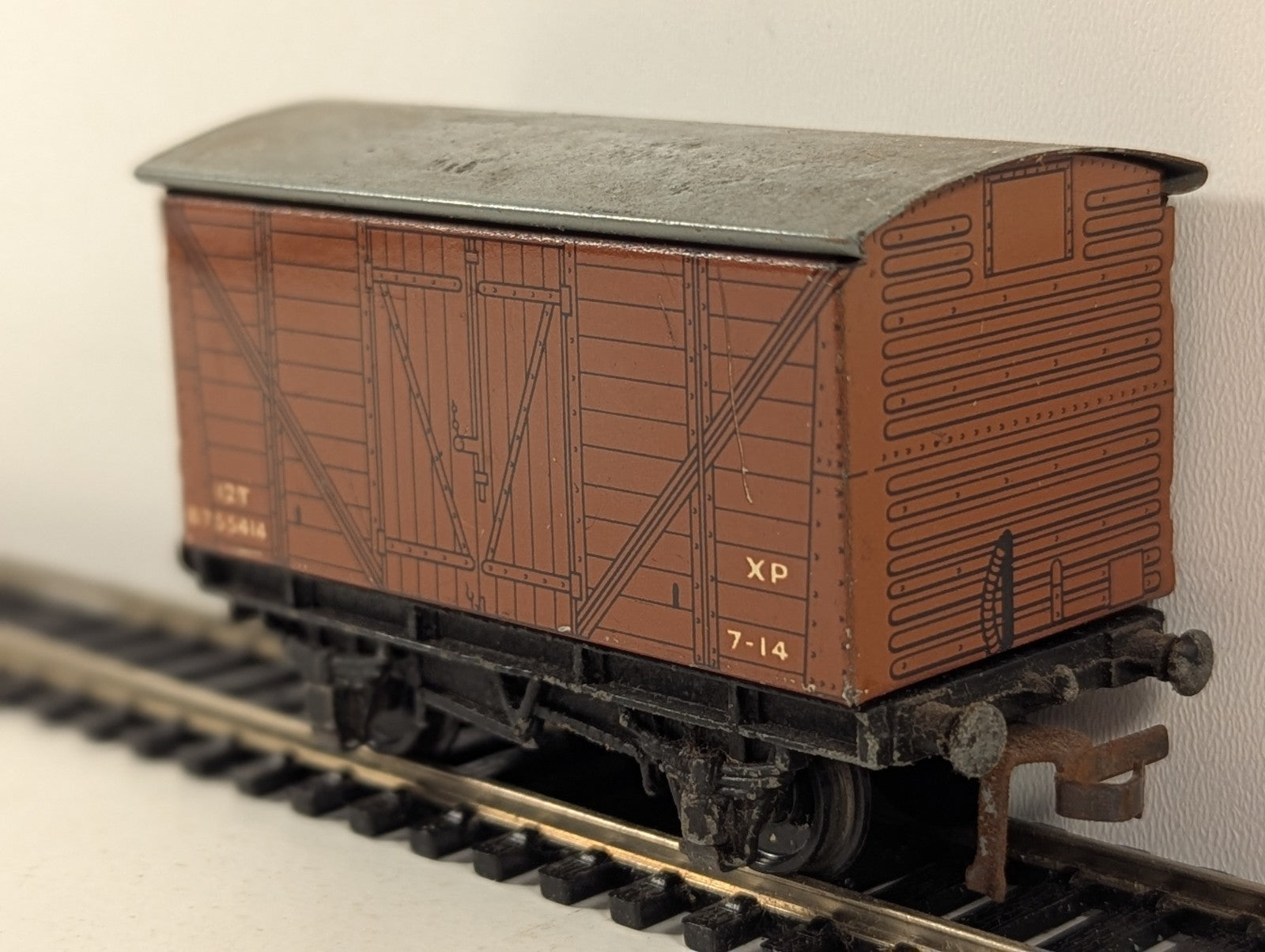 Hornby Dublo 12 Ton Ventilated Van OO Gauge