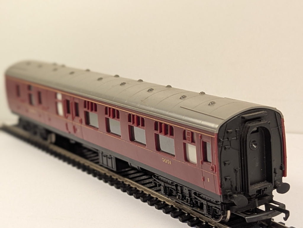 Hornby R936 OO Gauge LMS Maroon Corridor Brake Coach
