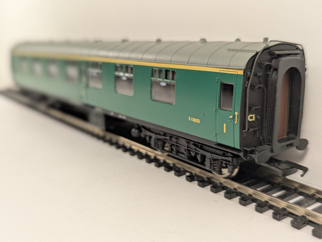 Bachmann OO Gauge BR Mk1 Corridor First FK Passenger Coach S 13003