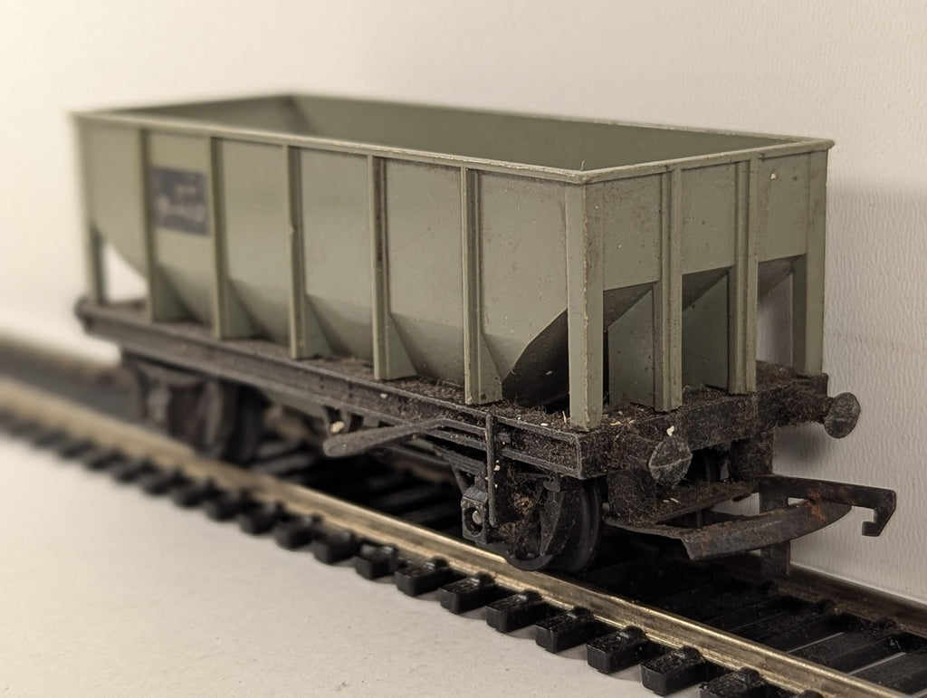 Tri-ang OO Gauge 21 Ton Hopper Wagon B1402 BR Grey R214