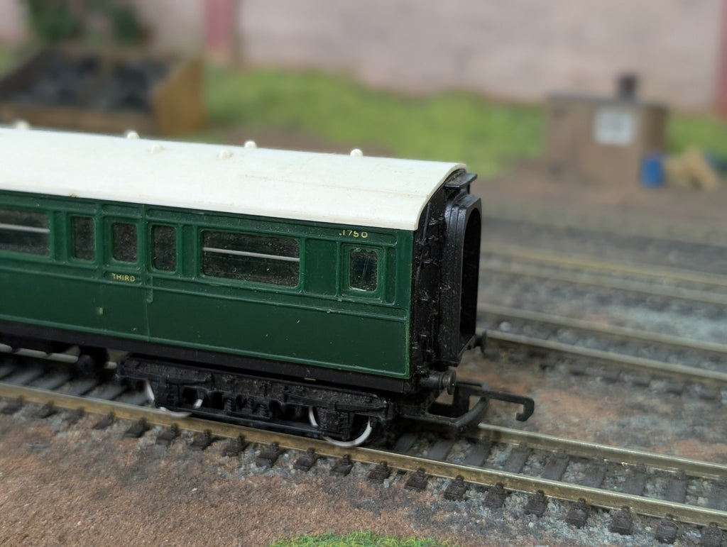 Tri-ang/Hornby R750 OO Gauge SR Caledonian Brake Coach No. 1750 - Boxed