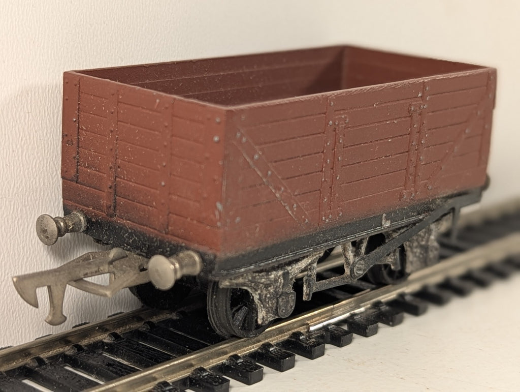 Graham Farish 5 Plank Wagon Red Oxide