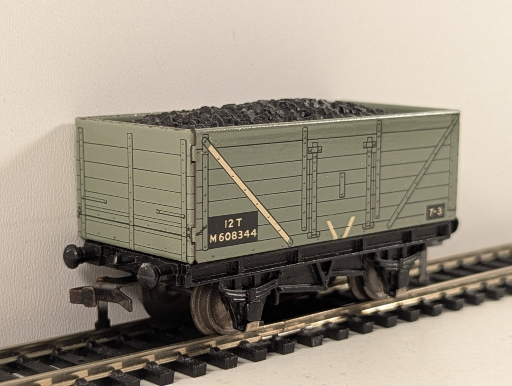 Hornby Dublo 32030 OO Gauge BR Grey High Sided Coal Wagon with coal load - Boxed