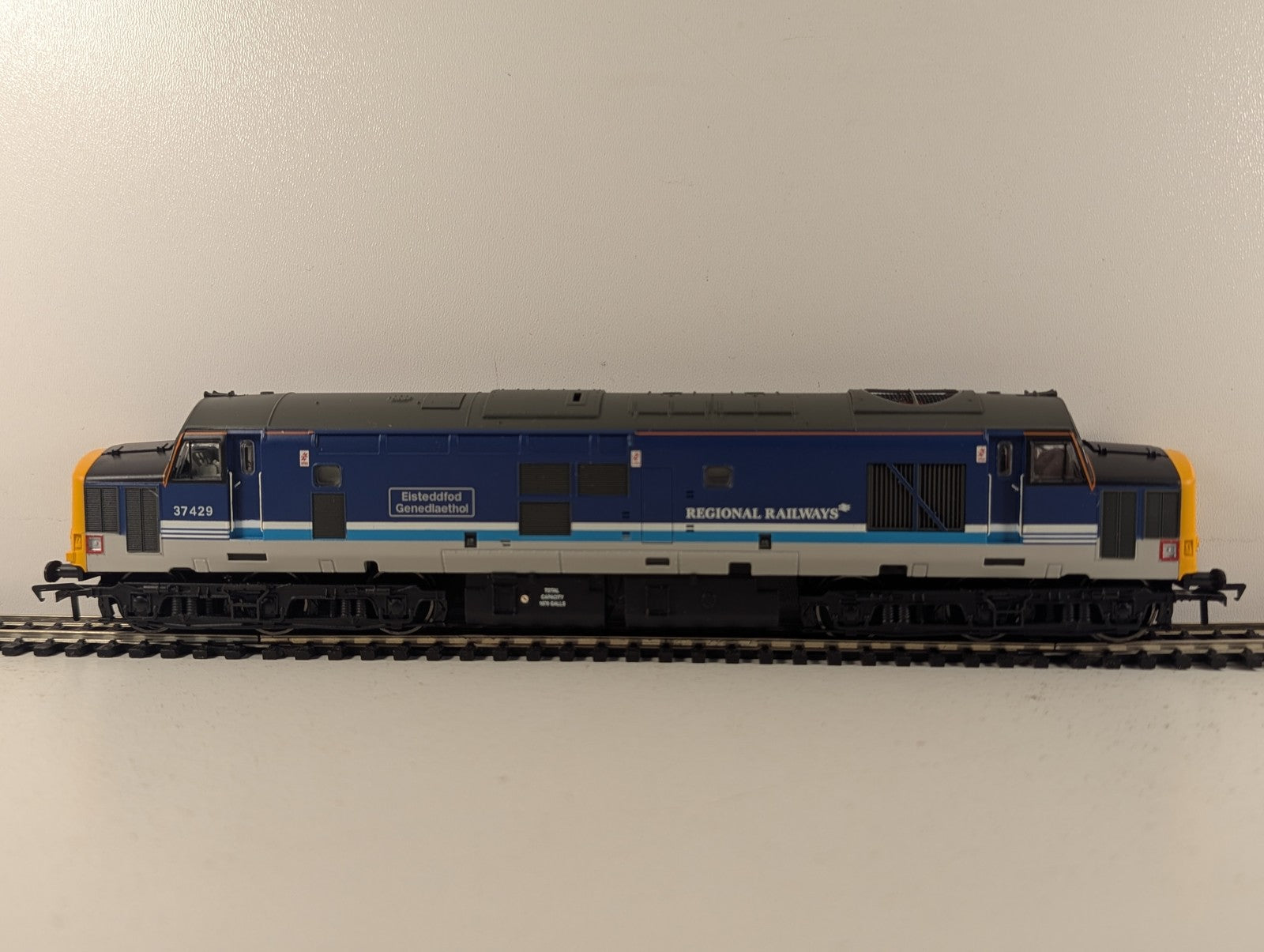 Bachmann OO Gauge Class 37/4 'Eisteddfod Genedlaethol' Locomotive 37429