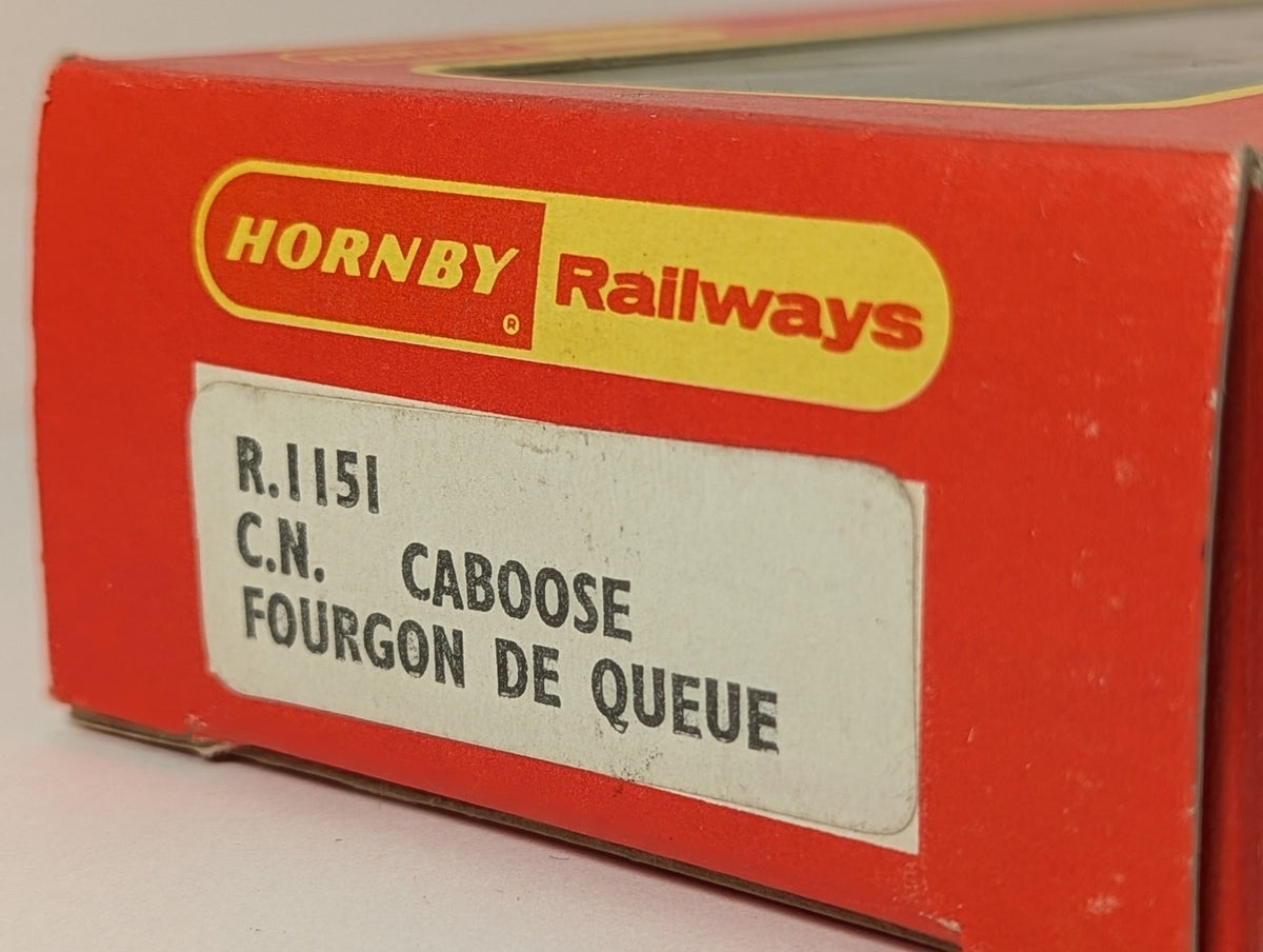 Hornby OO Gauge C.N. Caboose 7482 Canadian National Maroon R.1151