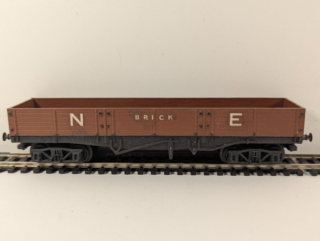 Tri-ang OO Gauge LNER Brick Wagon Goods Wagon NE Brown R219