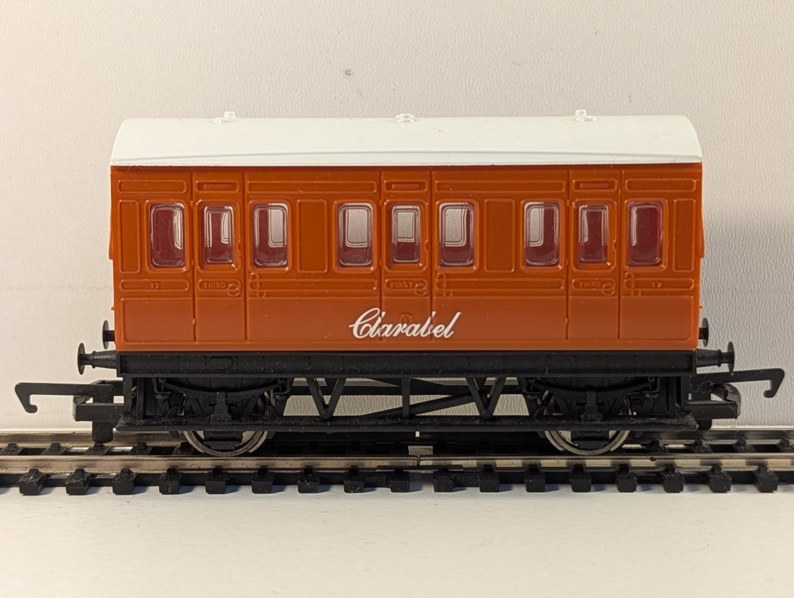 Hornby Thomas & Friends Clarabel Coach