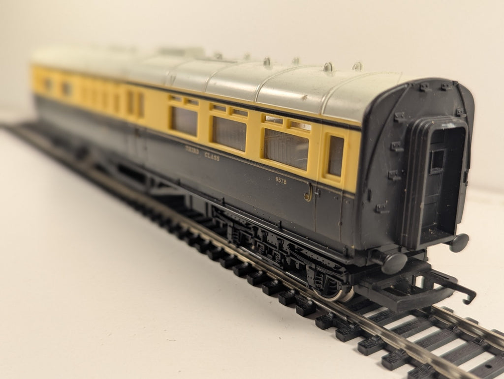 Hornby OO Gauge GWR Collett Restaurant Car No. 9578