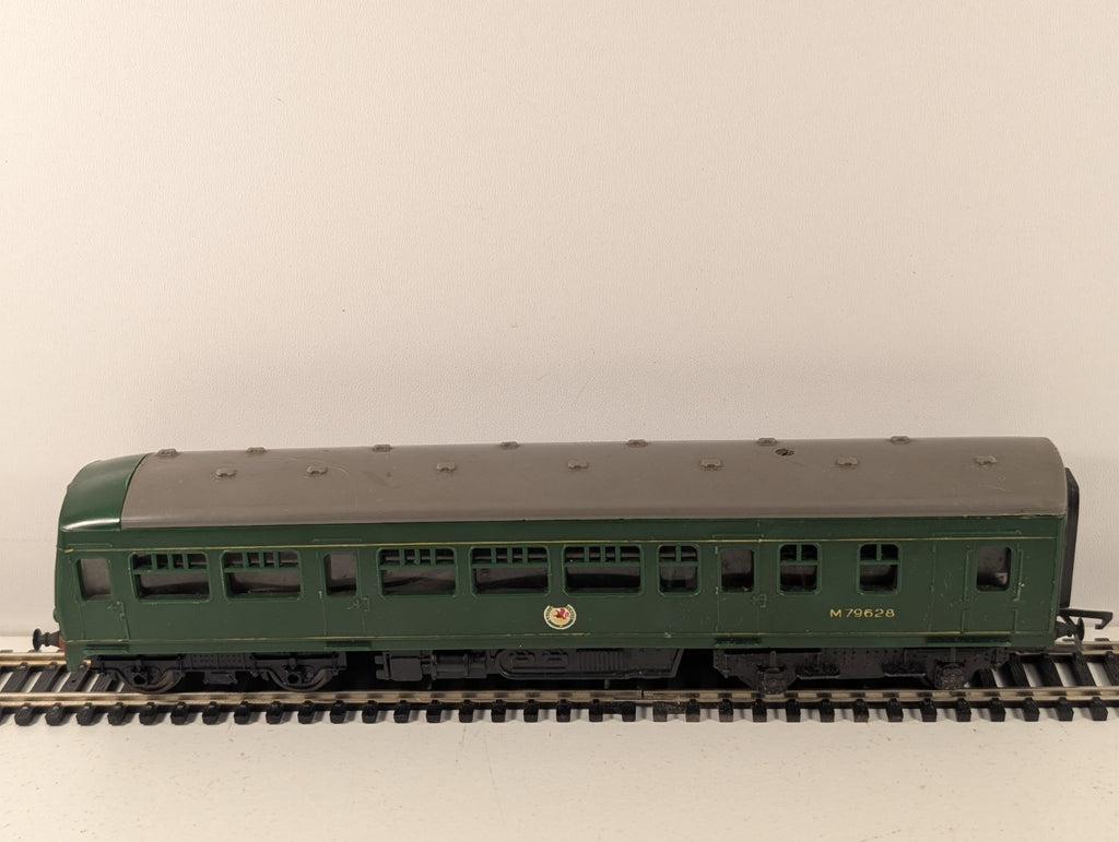 Tri-ang R157 OO Gauge Motorised Class 101 DMU BR Green