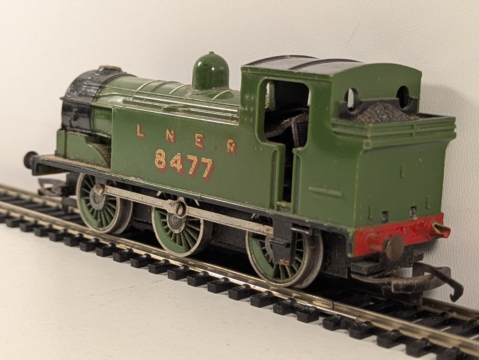 Hornby R252 LNER Class J83 0-6-0T LNER Lined Green - Spares/Repairs